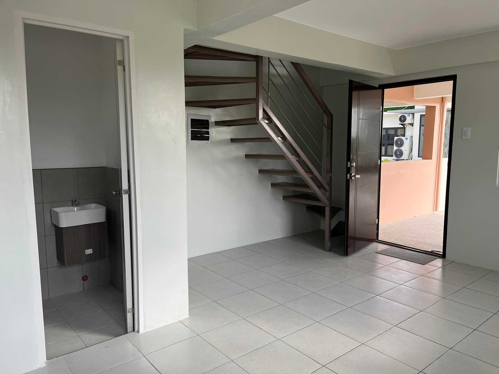 NEUVILLE TOWNHOUSE